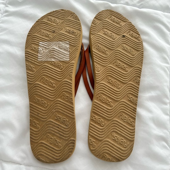 Flojos Flip Flops Size 9 Worn Once - Picture 2 of 2